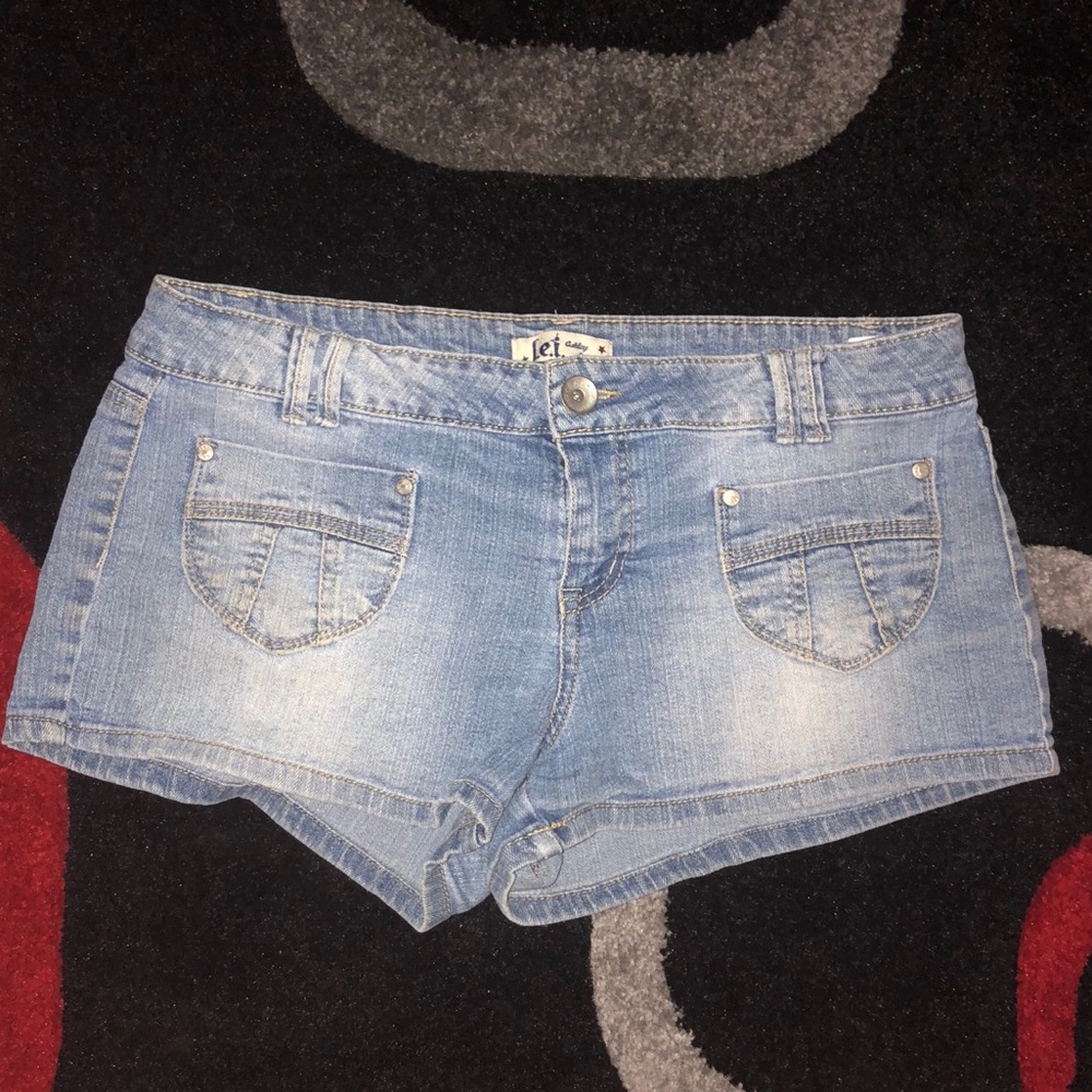 lei Ashley Low Rise Shorts- Front Pockets